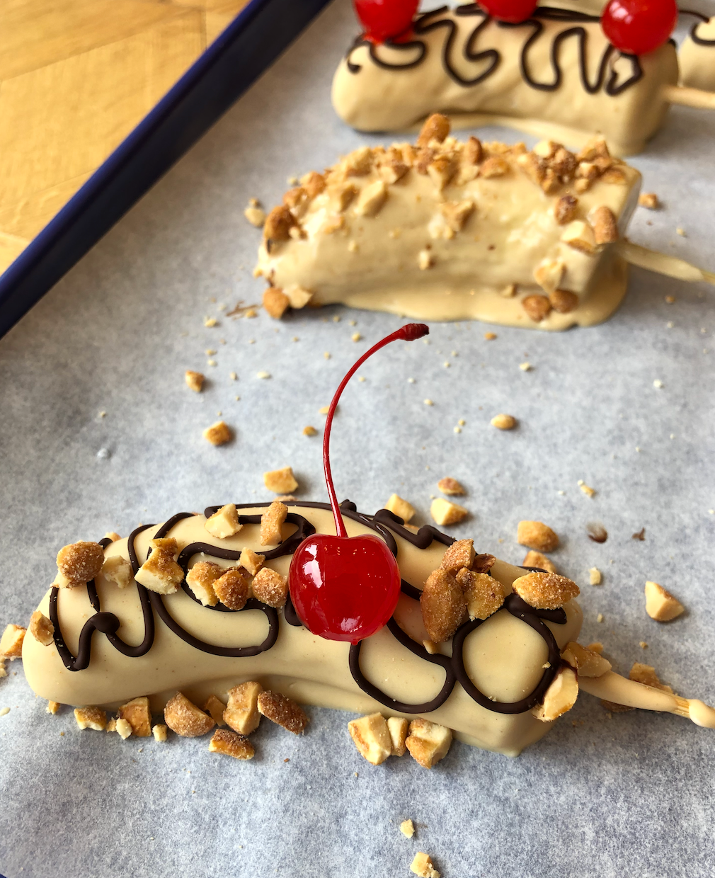 Bake Club Banana Split Pops